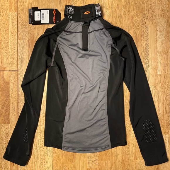 SHOCK DOCTOR COMPRESSION HOCKEY
LONG SLEEVE SHIRT INTEGRATED NECK GUARD, Youth M - Picture 2 of 7